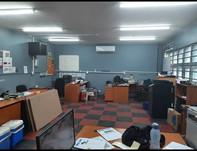 2,363M² FACTORY TO LET IN WESTMEAD